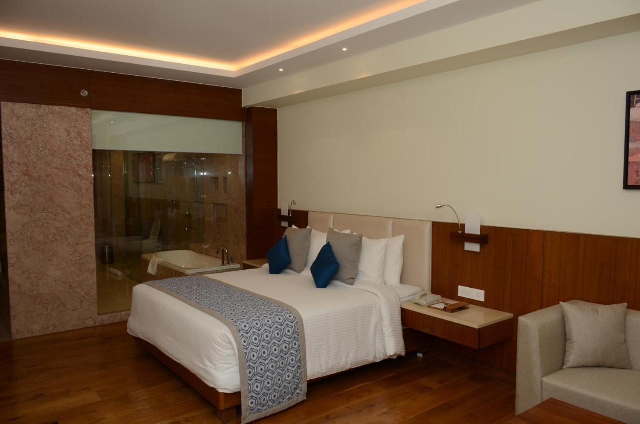 Viraj Sarovar Portico Jammu Extérieur photo
